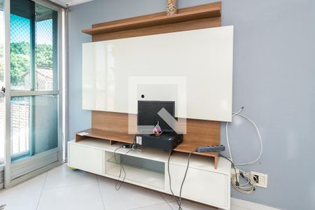 Sala de apartamento à venda com 2 quartos, 60m² em Olaria, Rio de Janeiro