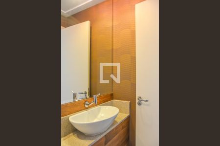 Apartamento à venda com 156m², 3 quartos e 3 vagas Apartamento à venda com 156m², 3 quartos e 3 vagasLavabo