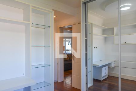 Apartamento à venda com 156m², 3 quartos e 3 vagas Apartamento à venda com 156m², 3 quartos e 3 vagasQuarto 3 - Suíte