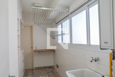 Apartamento à venda com 156m², 3 quartos e 3 vagas Apartamento à venda com 156m², 3 quartos e 3 vagasÁrea de Serviço