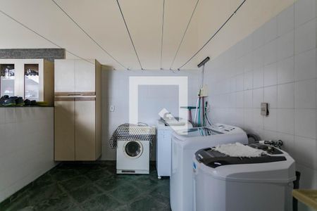 Casa para alugar com 600m², 4 quartos e 4 vagas Casa para alugar com 600m², 4 quartos e 4 vagasÁrea de Serviço