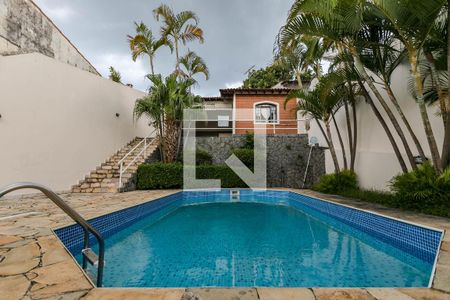 Casa para alugar com 600m², 4 quartos e 4 vagas Casa para alugar com 600m², 4 quartos e 4 vagasPiscina