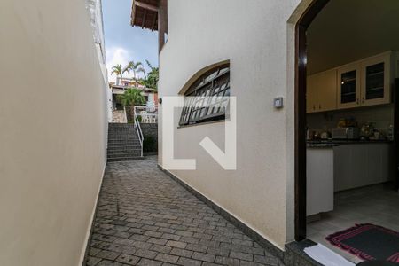 Casa para alugar com 600m², 4 quartos e 4 vagas Casa para alugar com 600m², 4 quartos e 4 vagasQuintal