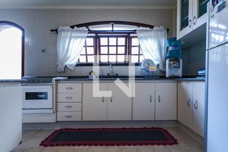 Casa para alugar com 600m², 4 quartos e 4 vagas Casa para alugar com 600m², 4 quartos e 4 vagasCozinha