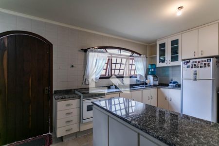 Casa para alugar com 600m², 4 quartos e 4 vagas Casa para alugar com 600m², 4 quartos e 4 vagasCozinha