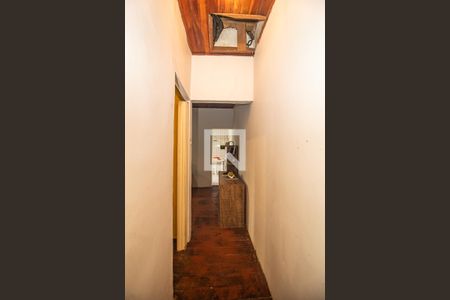 Casa à venda com 120m², 4 quartos e 2 vagasCorredor