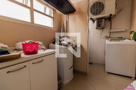 Apartamento à venda com 125m², 4 quartos e 2 vagas Apartamento à venda com 125m², 4 quartos e 2 vagasÁrea de Serviço