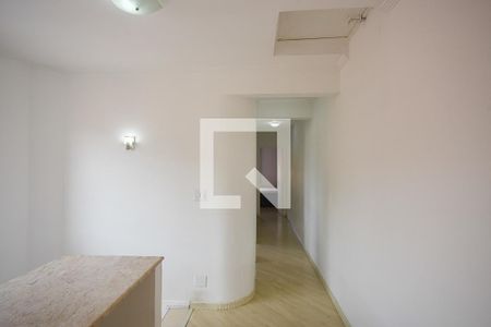 Corredor de casa para alugar com 3 quartos, 200m² em Vila Morse, São Paulo
