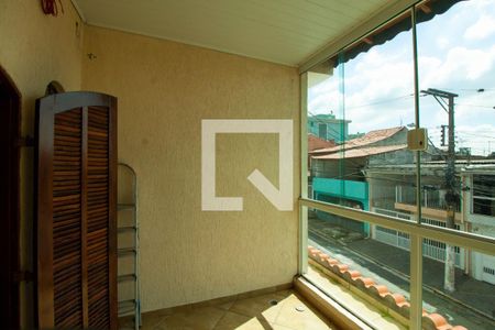 Casa à venda com 125m², 3 quartos e 2 vagas Casa à venda com 125m², 3 quartos e 2 vagasVaranda