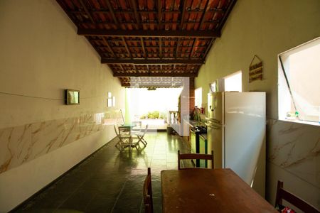 Casa à venda com 125m², 3 quartos e 2 vagas Casa à venda com 125m², 3 quartos e 2 vagasÁrea externa