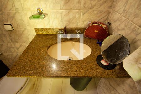 Casa à venda com 125m², 3 quartos e 2 vagas Casa à venda com 125m², 3 quartos e 2 vagasBanheiro Social