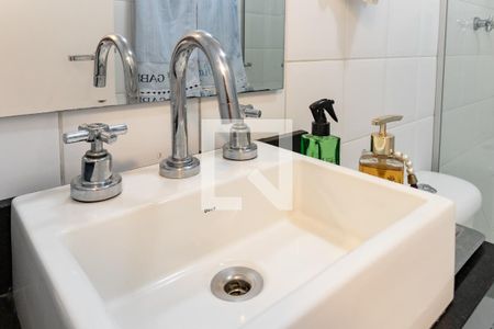Apartamento à venda com 90m², 2 quartos e 2 vagasBanheiro Social