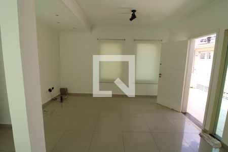 Sala / Cozinha de casa à venda com 3 quartos, 200m² em Parada Inglesa, São Paulo