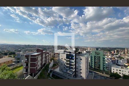 Apartamento à venda com 246m², 3 quartos e 4 vagas Apartamento à venda com 246m², 3 quartos e 4 vagasVista