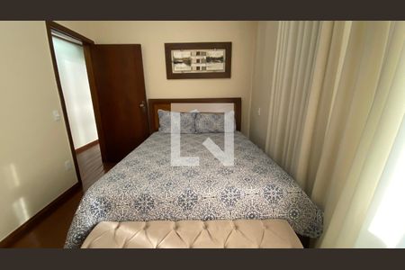 Apartamento à venda com 246m², 3 quartos e 4 vagas Apartamento à venda com 246m², 3 quartos e 4 vagasQuarto 2