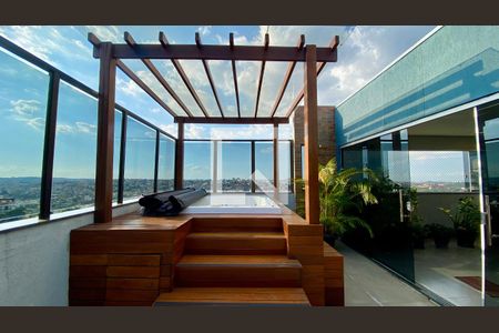 Apartamento à venda com 246m², 3 quartos e 4 vagas Apartamento à venda com 246m², 3 quartos e 4 vagasVaranda gourmet