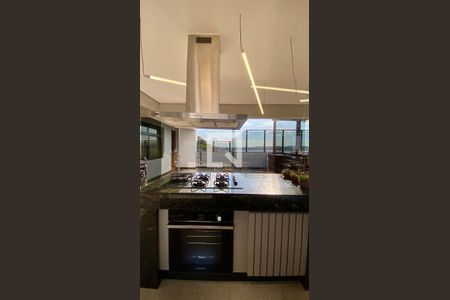 Apartamento à venda com 246m², 3 quartos e 4 vagas Apartamento à venda com 246m², 3 quartos e 4 vagasVaranda gourmet