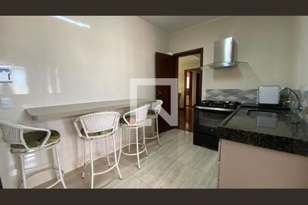 Apartamento à venda com 246m², 3 quartos e 4 vagas Apartamento à venda com 246m², 3 quartos e 4 vagasCozinha