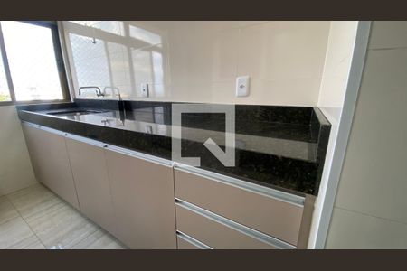 Apartamento à venda com 246m², 3 quartos e 4 vagas Apartamento à venda com 246m², 3 quartos e 4 vagasÁrea de Serviço