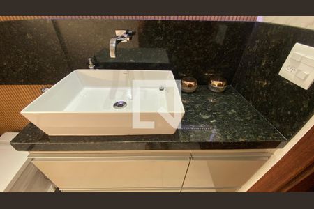 Apartamento à venda com 246m², 3 quartos e 4 vagas Apartamento à venda com 246m², 3 quartos e 4 vagasBanheiro Social