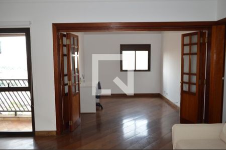 Apartamento à venda com 135m², 3 quartos e 2 vagasEscritório