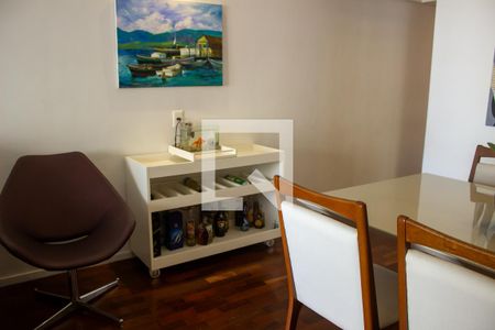 Apartamento para alugar com 99m², 2 quartos e 1 vagaSala