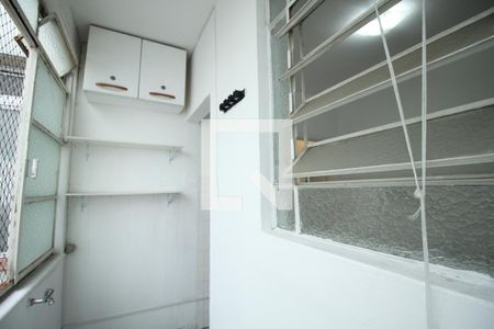 Apartamento à venda com 74m², 2 quartos e sem vagaDetalhe da área de serviço