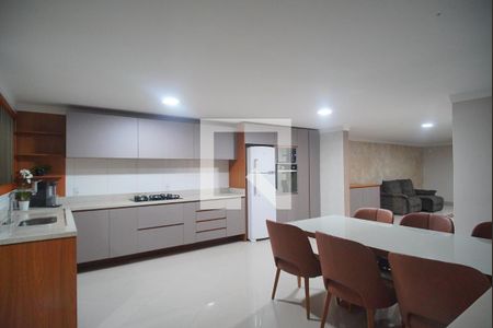 Casa para alugar com 215m², 3 quartos e 2 vagas Casa para alugar com 215m², 3 quartos e 2 vagasCozinha