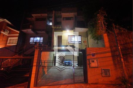 Casa para alugar com 215m², 3 quartos e 2 vagas Casa para alugar com 215m², 3 quartos e 2 vagasFachada