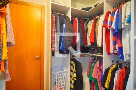 Casa para alugar com 215m², 3 quartos e 2 vagas Casa para alugar com 215m², 3 quartos e 2 vagasCloset da suíte