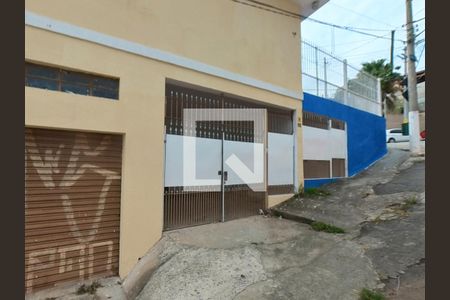 Casa à venda com 336m², 6 quartos e 3 vagasEntrada Casa 2