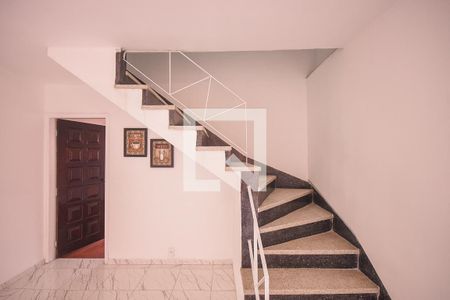 Escada de casa à venda com 3 quartos, 85m² em Jardim Monte Kemel, São Paulo