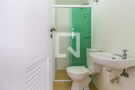 Banheiro de Serviço de apartamento para alugar com 3 quartos, 110m² em Cerqueira César, São Paulo