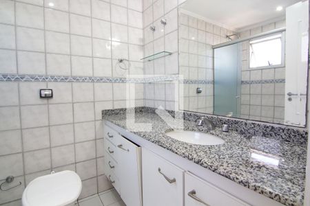 Apartamento à venda com 222m², 3 quartos e 4 vagasBanheiro da Suíte 2