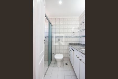 Apartamento à venda com 222m², 3 quartos e 4 vagasBanheiro da Suíte 2