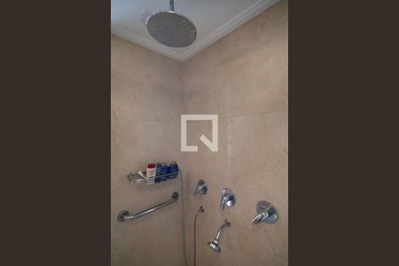 Apartamento à venda com 200m², 3 quartos e 2 vagas Apartamento à venda com 200m², 3 quartos e 2 vagasBanheiro 2