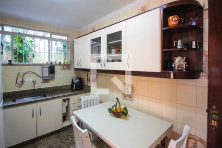 Casa à venda com 200m², 3 quartos e 3 vagasCozinha 