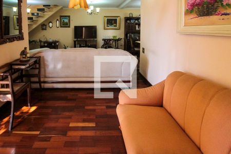 Casa à venda com 200m², 3 quartos e 3 vagasSala