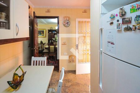 Casa à venda com 200m², 3 quartos e 3 vagasCozinha 