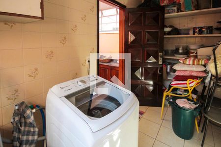 Casa à venda com 200m², 3 quartos e 3 vagasÁrea de serviço 