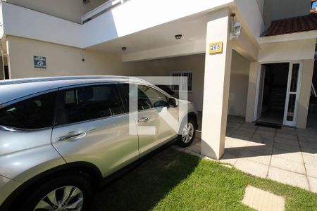 Casa à venda com 201m², 3 quartos e 6 vagas Casa à venda com 201m², 3 quartos e 6 vagasGaragem