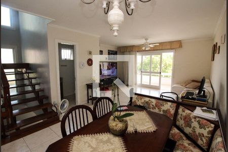 Sala de casa à venda com 3 quartos, 201m² em Espírito Santo, Porto Alegre