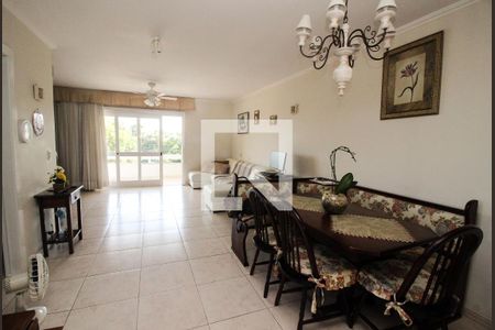 Sala de casa à venda com 3 quartos, 201m² em Espírito Santo, Porto Alegre