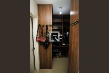 Casa à venda com 201m², 3 quartos e 6 vagas Casa à venda com 201m², 3 quartos e 6 vagasCloset da suíte