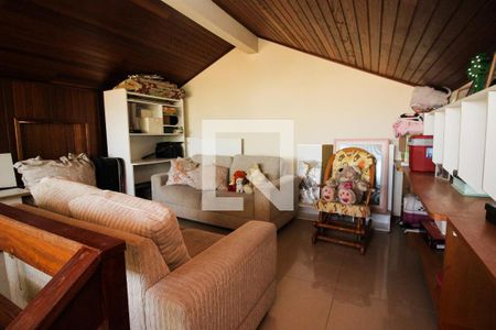 Casa à venda com 201m², 3 quartos e 6 vagas Casa à venda com 201m², 3 quartos e 6 vagasSotão