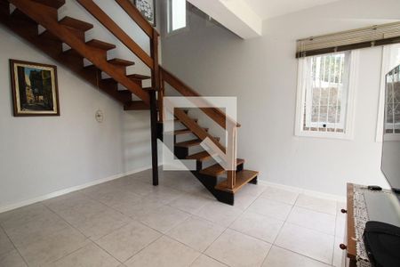 Sala de casa à venda com 3 quartos, 201m² em Espírito Santo, Porto Alegre