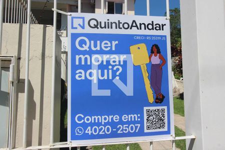 Casa à venda com 201m², 3 quartos e 6 vagas Casa à venda com 201m², 3 quartos e 6 vagasFachada