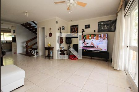 Sala de casa à venda com 3 quartos, 201m² em Espírito Santo, Porto Alegre