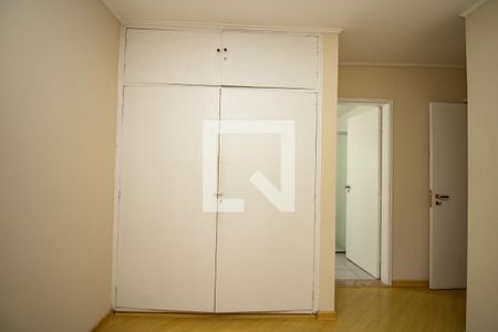 Quarto 1, armários  de apartamento à venda com 3 quartos, 134m² em Itaim Bibi, São Paulo