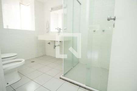 Banheiro 1, panorâmica  de apartamento para alugar com 3 quartos, 134m² em Itaim Bibi, São Paulo